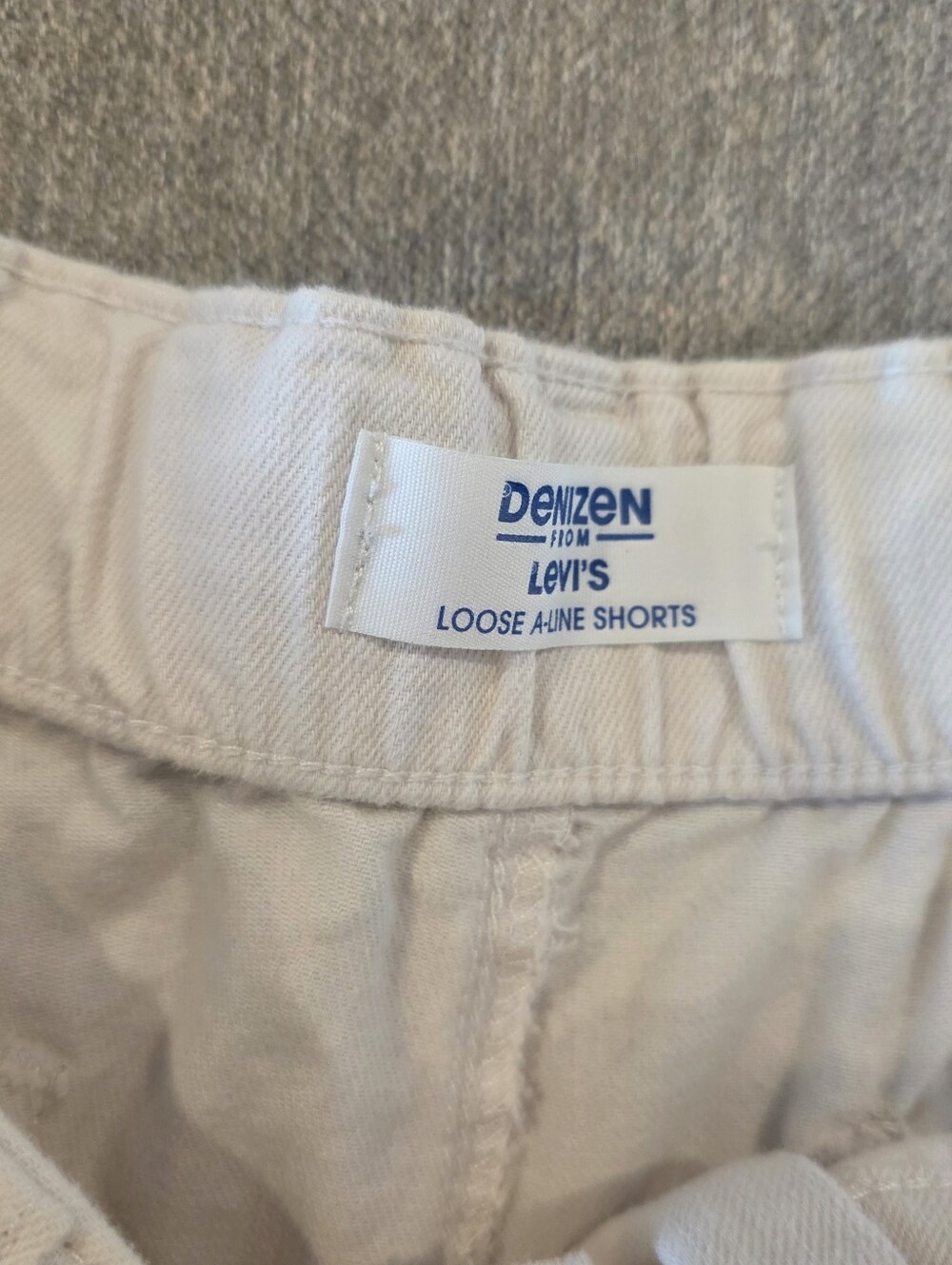 Levi's White Loose A-Line Shorts - Picture 2 of 3